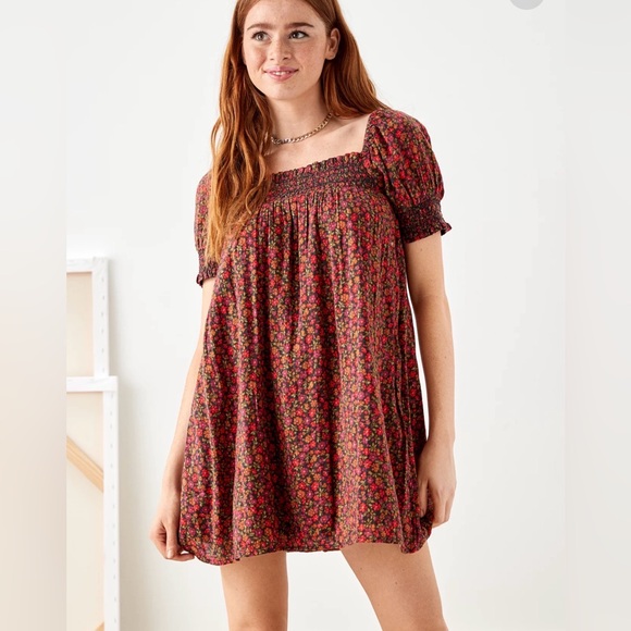 American Eagle Floral Smocked Puff Sleeved Mini Babydoll Dress Navy Size Medium - Picture 6 of 8